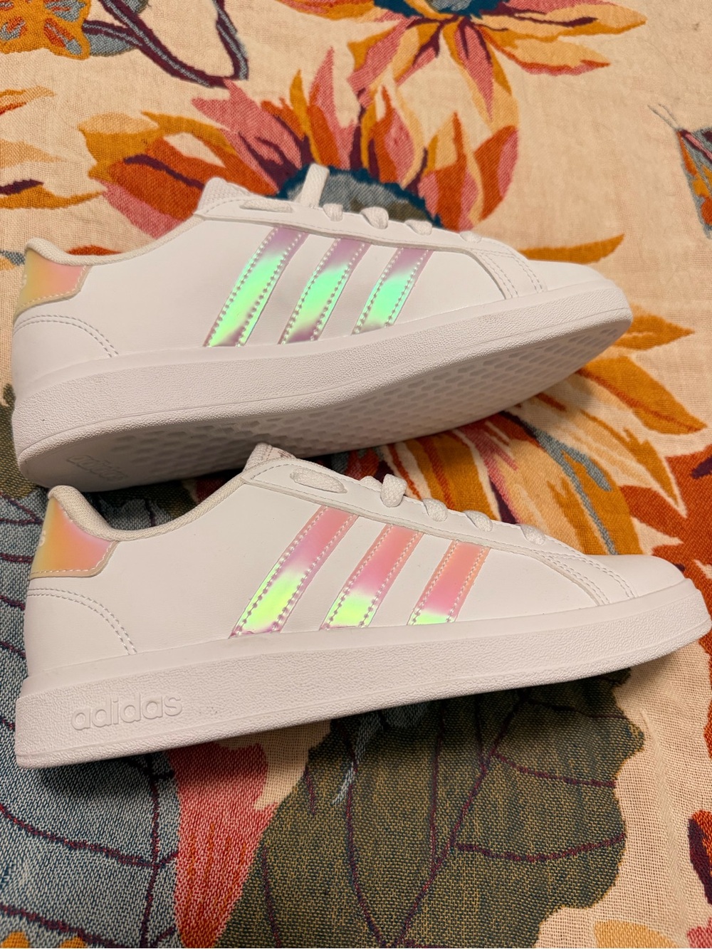 New Without Box Addidas Big Kids White Sneakers with holograph stripes Size 4.5 - Picture 2 of 6